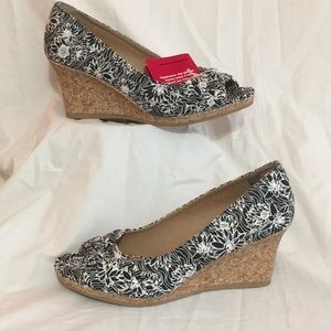 NWT peep toe espadrille wedge